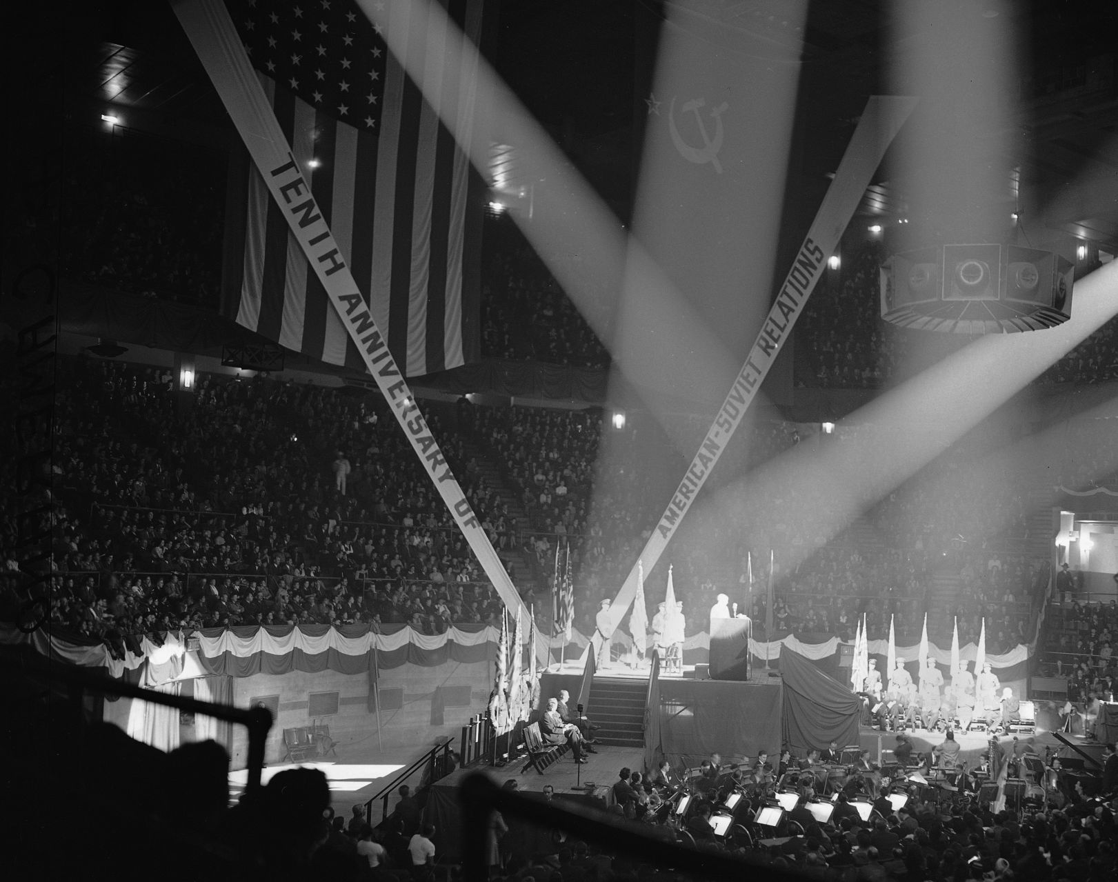 1943: WWII New York City